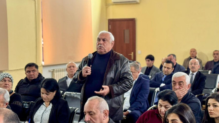 Dekabrın 19-da Suraxanı Rayon İcra Hakimiyyətinin başçısı Adil Əliyev 114 №-li tam orta məktəbdə Əmircan qəsəbə sakinləri ilə görüş keçirib