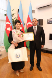 Suraxanı Rayon İcra Hakimiyyətinin təşkilatçılığı ilə “5 oktyabr – Beynəlxalq müəllimlər günü”nə həsr olunmuş tədbir keçirilib.