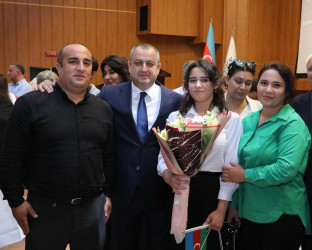 Sentyabrın 11-də Suraxanıda 600-dən yuxarı bal toplayan məzunlarla görüş keçirildi