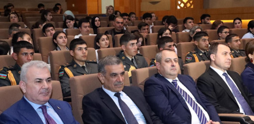 Suraxanı Rayon İcra Hakimiyyətinin başçısı Adil Əliyev Nizami Kino Mərkəzində “Şəhid Analarına Dəstək” İctimai Birliyinin təşkilatçılığı ilə şəhid Zakir Cəfərovun anadan olmasının 30 illiyinə həsr olunmuş “Zakirin essesi” sənədli filminin təqdimat mərasimində iştirak edib