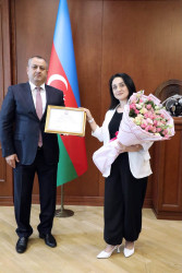 Bir neçə qurum əməkdaşı yubileyi münasibətilə təltif olunub