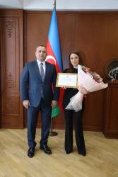 Suraxanı Rayon İcra Hakimiyyətinin başçısı Adil Əliyev bir neçə müəssisə rəhbərini yubileyləri münasibətilə təbrik edib