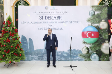 Suraxanı Rayon İcra Hakimiyyətinin və YAP Suraxanı Rayon Təşkilatının birgə təqdimatında “Konstitusiya və suverenlik ili” çərçivəsində 31 Dekabr - Dünya Azərbaycanlılarının Həmrəyliyi Günü və Yeni il bayramı münasibətilə “Milli həmrəylik və dövlətçilik” adlı tədbir keçirilib
