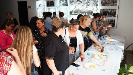 Suraxanı rayonunda “Cəmiyyətin və Medianın İnkişafı” İctimai Birliyinin icra etdiyi “Erkən nikah və fəsadları: maarifləndirici tədbirlər silsiləsi” adlı layihə çərçivəsində konfarns  keçirilib