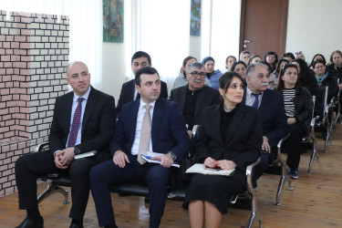 Suraxanı Rayon İcra Hakimiyyətinin başçısı Adil Əliyevin vətəndaşlarla növbəti səyyar görüşü martın 4-də Qaraçuxur qəsəbəsi, Yeni Günəşli “AB” yaşayış sahəsində yerləşən 279 saylı tam orta ümumtəhsil məktəbində keçirilib