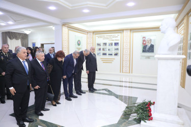 Suraxanıda “Konstitusiya və Suverenlik İli” çərçivəsində Şanlı tariximizin ən şərəfli və qürurverici səhifələrinə həkk olunmuş 8 noyabr – Zəfər gününün 5-ci ildönümü münasibətilə “Zəfər Bayrağına düzlən!” adlı vətənpərvərlik tədbiri keçirilib