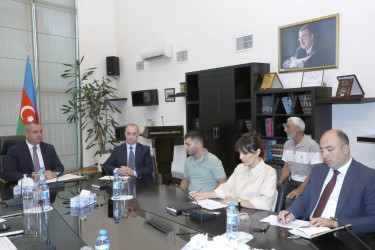 Avqustun 31- də Suraxanı Rayon İcra Hakimiyyətinin başçısı Adil Əliyev Rayon İcra Hakimiyyətində növbəti vətəndaş qəbulu keçirib