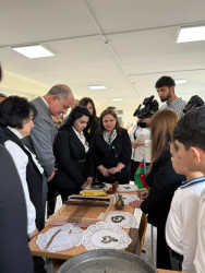 21 Fevral – Beynəlxalq Ana dili günü münasibətilə Suraxanı rayonu, 226 nömrəli tam orta məktəbdə “Ana dilim, varlığım” adlı ədəbi-bədii gecə keçirilib