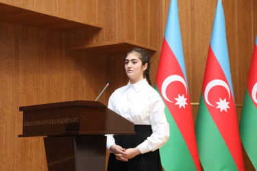 Suraxanıda “Heydər Əliyev və Azərbaycan tarixi” referat-yazı müsabiqəsinin rayon mərhələsinin yekunlarına həsr olunmuş elmi-praktik konfrans keçirilib