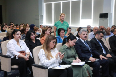 Sentyabrın 10-da Suraxanı Rayon İcra Hakimiyyətinin başçısı Adil Əliyev Bülbülə qəsəbəsində yerləşən 327 saylı tam orta məktəbdə sakinlərlə səyyar görüş keçirib