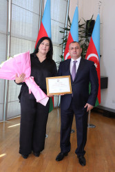 Suraxanı Rayon İcra Hakimiyyətinin təşkilatçılığı ilə 23 İyun - Dövlət Qulluqçularının Peşə Bayramı qeyd edilib. Tədbirdə Rayon İcra Hakimiyyətinin başçısı Adil Əliyev, YAP Suraxanı Rayon Təşkilatının sədri Vüqar Seyidov, rayonun hüquq-mühafizə orqanlarının rəhbərləri, RİHB-nin müavinləri, rayonun dövlət qulluqçuları iştirak ediblər