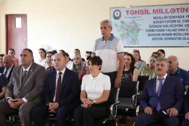 Avqustun 25-də Suraxanı Rayon İcra Hakimiyyətinin başçısı Adil Əliyevin vətəndaşlarla növbəti səyyar görüşləri Zığ qəsəbəsində yerləşən 317 nömrəli, Qaraçuxur qəsəbəsində yerləşən 282 nömrəli və Əmircan qəsəbəsində yerləşən 114 nömrəli tam orta ümumtəhsil məktəblərində keçirilib
