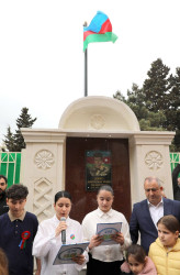 Qeyd edək ki, aprelin 25-də Suraxanı Rayon İcra Hakimiyyətinin təşkilatçılığı ilə Hövsan qəsəbəsi, Rüfət Abdullayev küçəsi məhəllə 14/15 ünvanda yeni təmir olunmuş məhəllənin açılışı olub