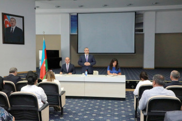 Sentyabrın 10-da Suraxanı Rayon İcra Hakimiyyətinin başçısı Adil Əliyev Bülbülə qəsəbəsində yerləşən 327 saylı tam orta məktəbdə sakinlərlə səyyar görüş keçirib