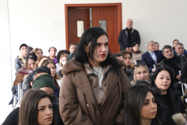 Fevralın 18-də RİH başçısı növbəti dəfə 97 nömrəli tam orta məktəbdə Əmircan qəsəbəsinin sakinləri ilə görüşüb