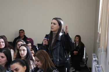 Yanvarın 7-də Suraxanı Rayon İcra Hakimiyyətinin başçısı Adil Əliyev B.Qulamoğlu adına 285 nömrəli tam orta ümumtəhsil məktəbdə Qaraçuxur qəsəbə sakinləri ilə görüşüb