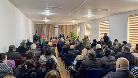 Fevralın 11-də Suraxanı Rayon İcra Hakimiyyətinin başçısı Adil Əliyev Zığ qəsəbəsində sakinlərlə səyyar görüş keçirib
