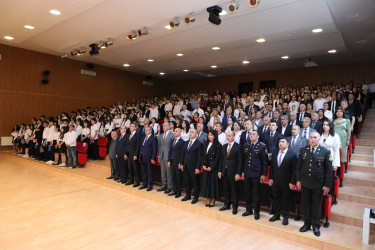 Sentyabrın 11-də Suraxanıda 600-dən yuxarı bal toplayan məzunlarla görüş keçirildi