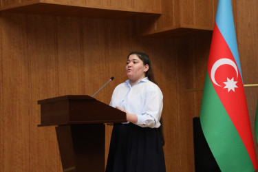 Suraxanıda “Heydər Əliyev və Azərbaycan tarixi” referat-yazı müsabiqəsinin rayon mərhələsinin yekunlarına həsr olunmuş elmi-praktik konfrans keçirilib
