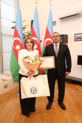 Suraxanı Rayon İcra Hakimiyyətinin təşkilatçılığı ilə “5 oktyabr – Beynəlxalq müəllimlər günü”nə həsr olunmuş tədbir keçirilib.