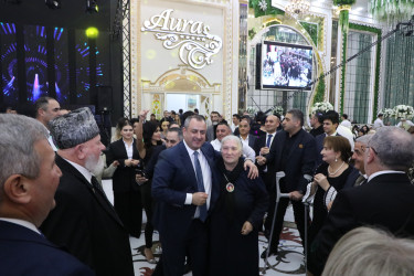 Suraxanı Rayon İcra Hakimiyyətinin və YAP Suraxanı Rayon Təşkilatının birgə təqdimatında “Konstitusiya və suverenlik ili” çərçivəsində 31 Dekabr - Dünya Azərbaycanlılarının Həmrəyliyi Günü və Yeni il bayramı münasibətilə “Milli həmrəylik və dövlətçilik” adlı tədbir keçirilib