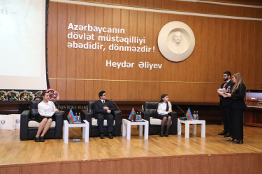 Suraxanıda “Heydər Əliyev və Azərbaycan tarixi” referat-yazı müsabiqəsinin rayon mərhələsinin yekunlarına həsr olunmuş elmi-praktik konfrans keçirilib