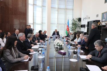 Martın 2-də Suraxanı Rayon İcra Hakimiyyətinin başçısı Adil Əliyev Rayon İcra Hakimiyyətində növbəti vətəndaş qəbulu keçirib