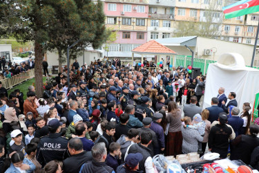 Qeyd edək ki, aprelin 25-də Suraxanı Rayon İcra Hakimiyyətinin təşkilatçılığı ilə Hövsan qəsəbəsi, Rüfət Abdullayev küçəsi məhəllə 14/15 ünvanda yeni təmir olunmuş məhəllənin açılışı olub