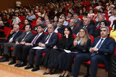 Suraxanıda “Heydər Əliyev və Azərbaycan tarixi” referat-yazı müsabiqəsinin rayon mərhələsinin yekunlarına həsr olunmuş elmi-praktik konfrans keçirilib