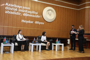 Suraxanıda “Heydər Əliyev və Azərbaycan tarixi” referat-yazı müsabiqəsinin rayon mərhələsinin yekunlarına həsr olunmuş elmi-praktik konfrans keçirilib