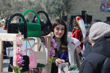 Baharın gəlişinin carçısı olan Novruz bayramı Suraxanı rayonunda böyük izdihamla qeyd olunub. Martın 17-də “Atəşgah məbədi” Dövlət Tarix-Memarlıq Qoruğunda Suraxanı Rayon İcra Hakimiyyətinin təşkilatçılığı ilə “Şəhərsalma və Memarlıq İli” çərçivəsində “Baharın memarlıq izi” adlı Novruz Festivalı keçirilib