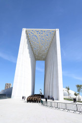 27 Sentyabr - Anım Günü ilə əlaqədar Suraxanı rayon İcra Hakimiyyətinin başçısı Adil Əliyev, müavinləri RİHBA-nın əməkdaşları, şəhid ailələri, rayon ictimaiyyəti Azərbaycanın ərazi bütövlüyü və suverenliyi uğrunda canından keçmiş Vətən övladlarının xatirəsinə salınmış Zəfər parkını ziyarət edib,  buradakı abidə önünə gül dəstələri qoyublar