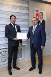 Azərbaycanda prokurorluq orqanlarının yaranmasının 107 illiyi və  prokurorluq işçilərinin peşə bayramı günü münasibətilə Suraxanı Rayon İcra Hakimiyyətinin başçısı Adil Əliyev, Rayon prokuroru Rəşid Mahmudov, RİHB-nin müavinləri və rayon Prokurorluğunun əməkdaşları Ümummilli lider Heydər Əliyevin Suraxanı rayonunda adını daşıyan parkda ucalan abidəsini ziyarət edib, önünə gül dəstələri düzərək xatirəsini ehtiramla anıblar