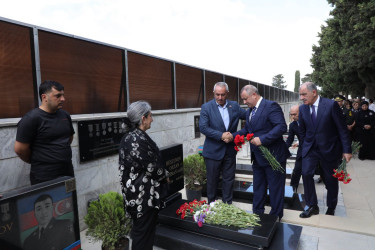 27 Sentyabr – Anım Günü ərəfəsində Suraxanı rayonunda Vətənimizin müstəqilliyi, suverenliyi və ərazi bütövlüyü uğrunda canından keçərək şəhidlik zirvəsinə ucalmış qəhrəmanlarımızın əziz xatirəsi dərin ehtiramla yad edilib