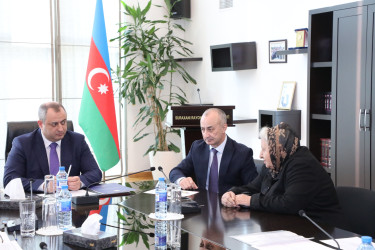 Oktyabrın 27-də Suraxanı Rayon İcra Hakimiyyətinin başçısı Adil Əliyev Rayon İcra Hakimiyyətində növbəti vətəndaş qəbulu keçirib