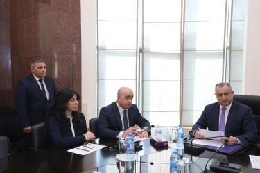 Martın 2-də Suraxanı Rayon İcra Hakimiyyətinin başçısı Adil Əliyev Rayon İcra Hakimiyyətində növbəti vətəndaş qəbulu keçirib