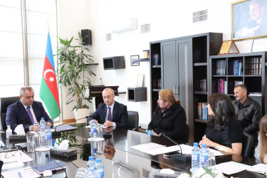 Oktyabrın 27-də Suraxanı Rayon İcra Hakimiyyətinin başçısı Adil Əliyev Rayon İcra Hakimiyyətində növbəti vətəndaş qəbulu keçirib