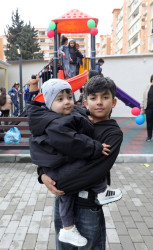 Qeyd edək ki, aprelin 25-də Suraxanı Rayon İcra Hakimiyyətinin təşkilatçılığı ilə Hövsan qəsəbəsi, Rüfət Abdullayev küçəsi məhəllə 14/15 ünvanda yeni təmir olunmuş məhəllənin açılışı olub