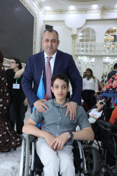 “1 İyun –Uşaqların Beynəlxalq Müdafiəsi Günü” münasibətilə xüsusi qayğıya ehtiyacı olan uşaqlar üçün bayram tədbiri təşkil olunub