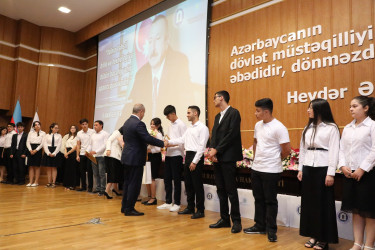 Sentyabrın 11-də Suraxanıda 600-dən yuxarı bal toplayan məzunlarla görüş keçirildi