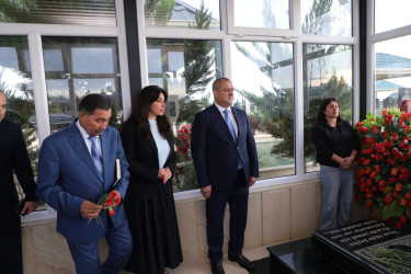 27 sentyabr – Anım günü ərəfəsində Suraxanı rayonunda şəhid məzarları ziyarət edilir