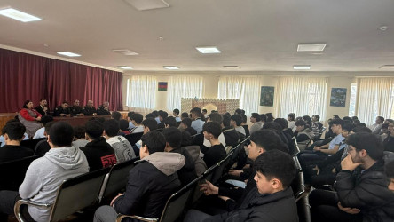 Suraxanı rayonunda növbəti dəfə "Narkomaniyaya qarşı mübarizə" və "Erkən nikaha qarşı mübarizə" mövzularında maarifləndirici tədbirlər 279 №-li tam orta məktəbdə keçirilib