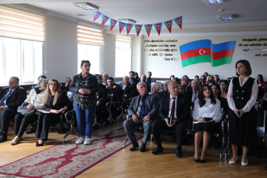 Oktyabrın 15-də Suraxanı Rayon İcra Hakimiyyətinin başçısı Adil Əliyev  A.Muradov adına 84 №-li tam orta məktəbdə Əmircan qəsəbə sakinləri ilə görüşüb