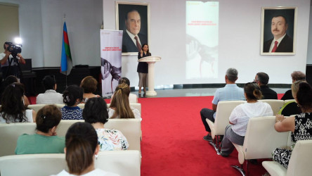 Suraxanı rayonunda “Cəmiyyətin və Medianın İnkişafı” İctimai Birliyinin icra etdiyi “Erkən nikah və fəsadları: maarifləndirici tədbirlər silsiləsi” adlı layihə çərçivəsində konfarns  keçirilib