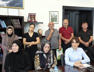 Sentyabrın 28-də Suraxanı Rayon İcra Hakimiyyətinin başçısı Adil Əliyev Rayon İcra Hakimiyyətində növbəti vətəndaş qəbulu keçirib
