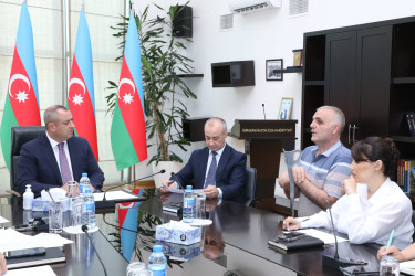 İyulun 20-də Suraxanı Rayon İcra Hakimiyyətinin başçısı Adil Əliyev Rayon İcra Hakimiyyətində növbəti vətəndaş qəbulu keçirib