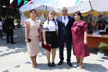 Rayon İcra Hakimiyyətinin baçşısı Adil Əliyev “Son zəng” münasibətilə məzunları təbrik edib