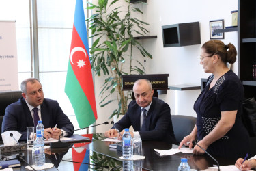 Sentyabrın 1-də Suraxanı Rayon İcra Hakimiyyətinin başçısı Adil Əliyev Rayon İcra Hakimiyyətində növbəti vətəndaş qəbulu keçirib