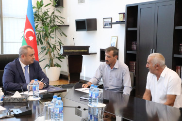 Sentyabrın 8-də Suraxanı Rayon İcra Hakimiyyətinin başçısı Adil Əliyev Rayon İcra Hakimiyyətində növbəti vətəndaş qəbulu keçirib