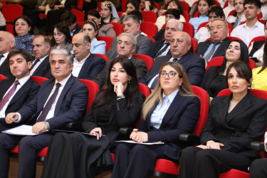 Suraxanıda “Heydər Əliyev və Azərbaycan tarixi” referat-yazı müsabiqəsinin rayon mərhələsinin yekunlarına həsr olunmuş elmi-praktik konfrans keçirilib